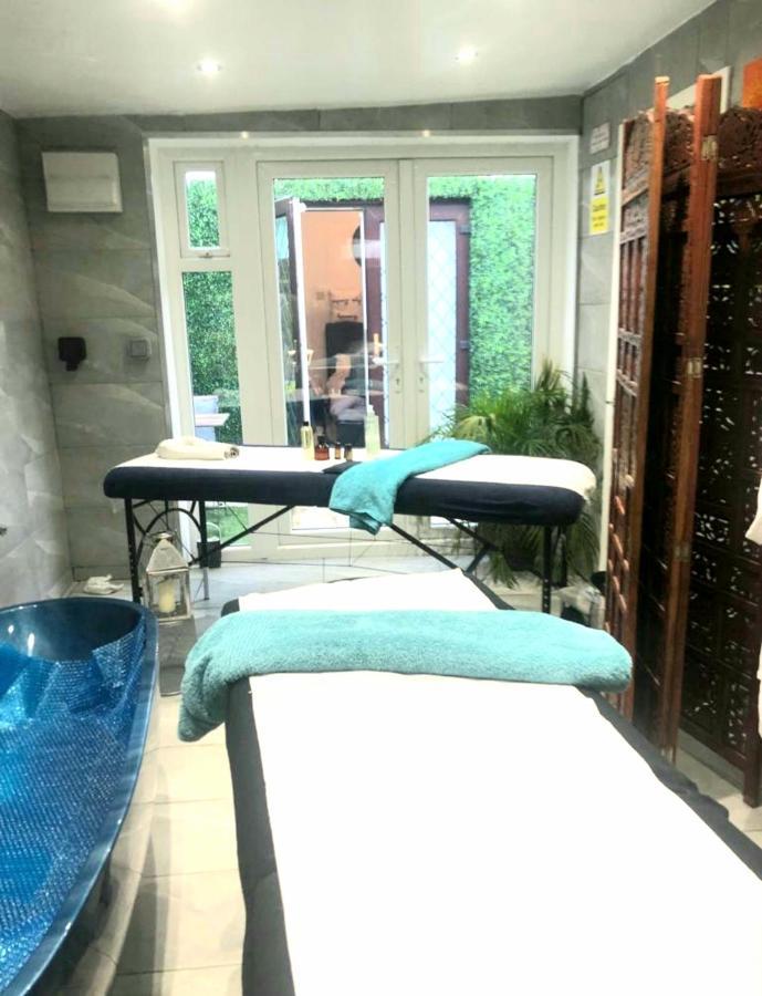 Apartment With Private Hot Tub, Sauna, Ice Bath, Gym Рейнхем Экстерьер фото
